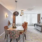 Boutique Jeroen Отель 3*