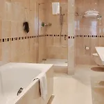 Boutique Jeroen Ден Бош