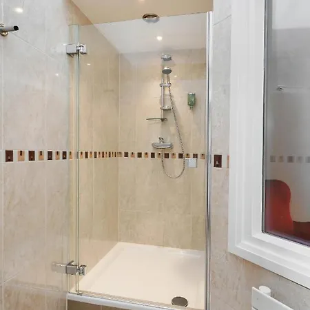 Boutique Jeroen 登博斯